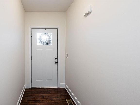 5th image of 520 White Dogwood Dr