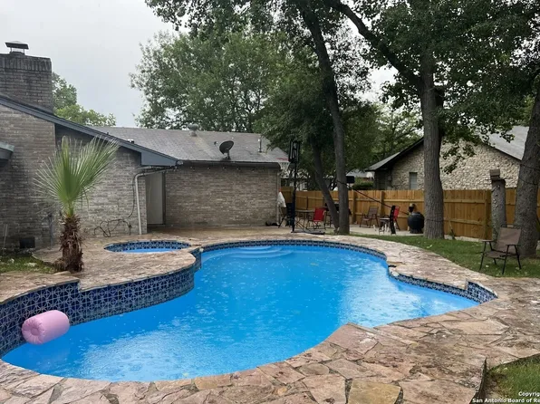 6011 Forest Rdg, San Antonio, TX 78240