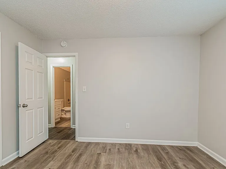 401 Three Meadows Rd — Photo 11