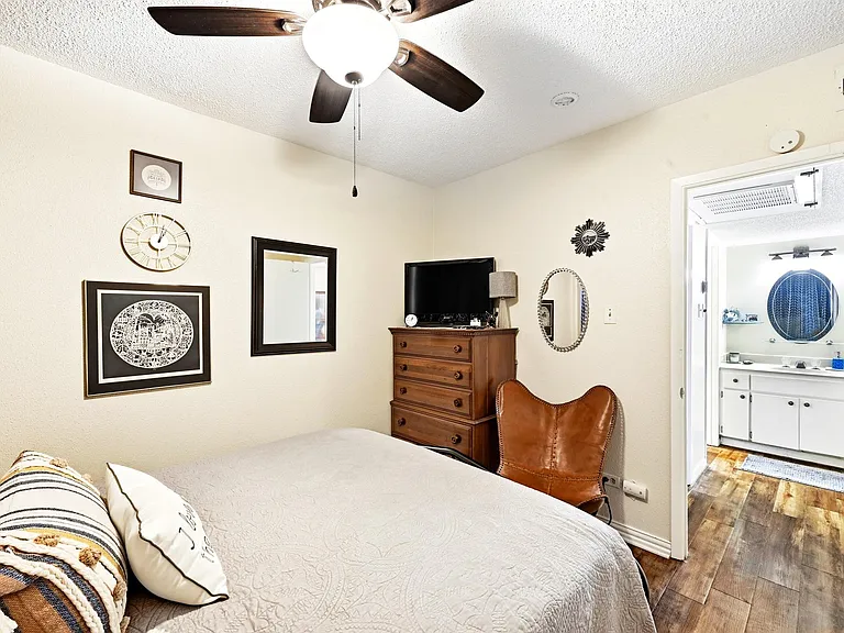 1212 Guadalupe St #308 — Photo 16