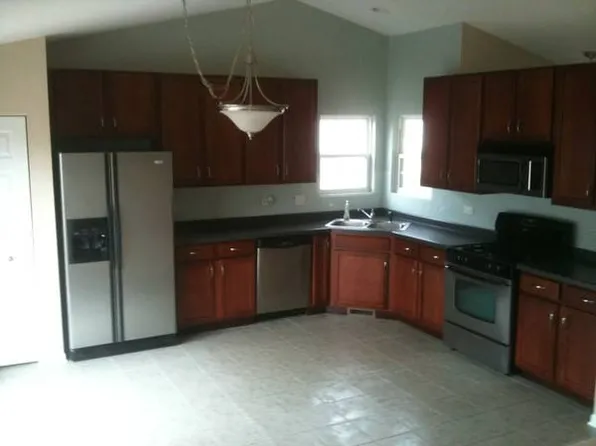 2451 Saddle Ridge Dr, Joliet, IL 60432