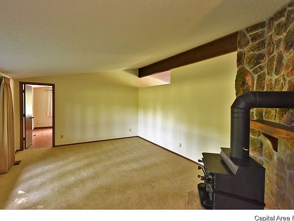 3rd image of 12118 Price St