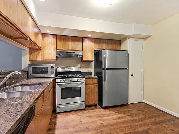 5th image of 991 Butter Creek Ct
