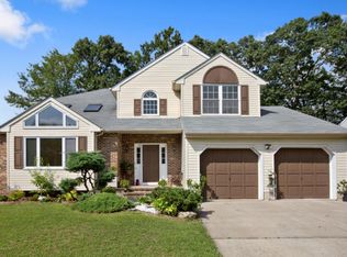 10 Melissa Ln, Howell, NJ 07731