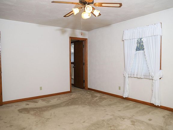 4th image of 1461 Martha Dr