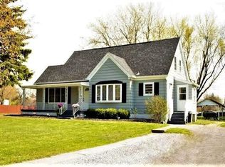 5471 Berg Rd, Orchard Park, NY 14218