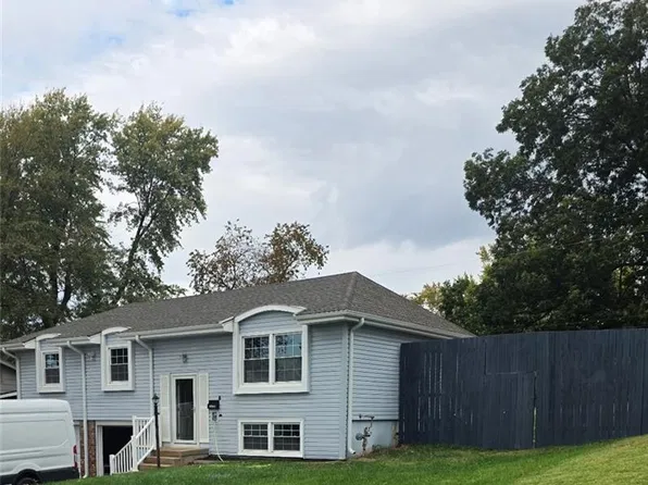 16100 E 30th Ter S, Independence, MO 64055