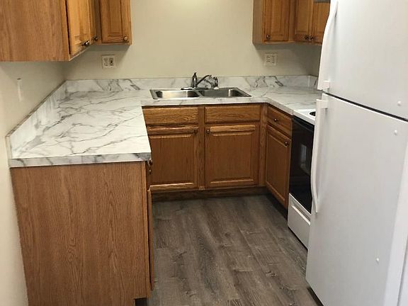 4th image of 401 Western Ave APT 201