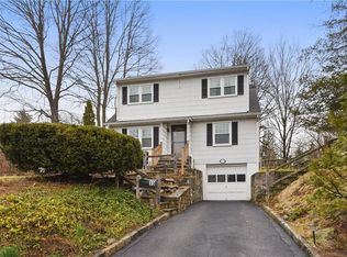 15 Iroquois Rd, Ossining, NY 10562