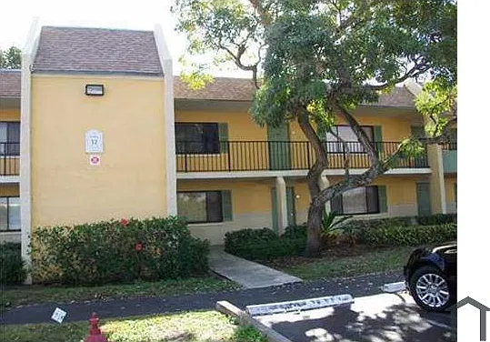 2 bed, 990 sqft, $2,400 — Photo 3