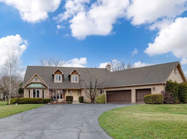 29W220 Oak Knoll Rd, West Chicago, IL 60185