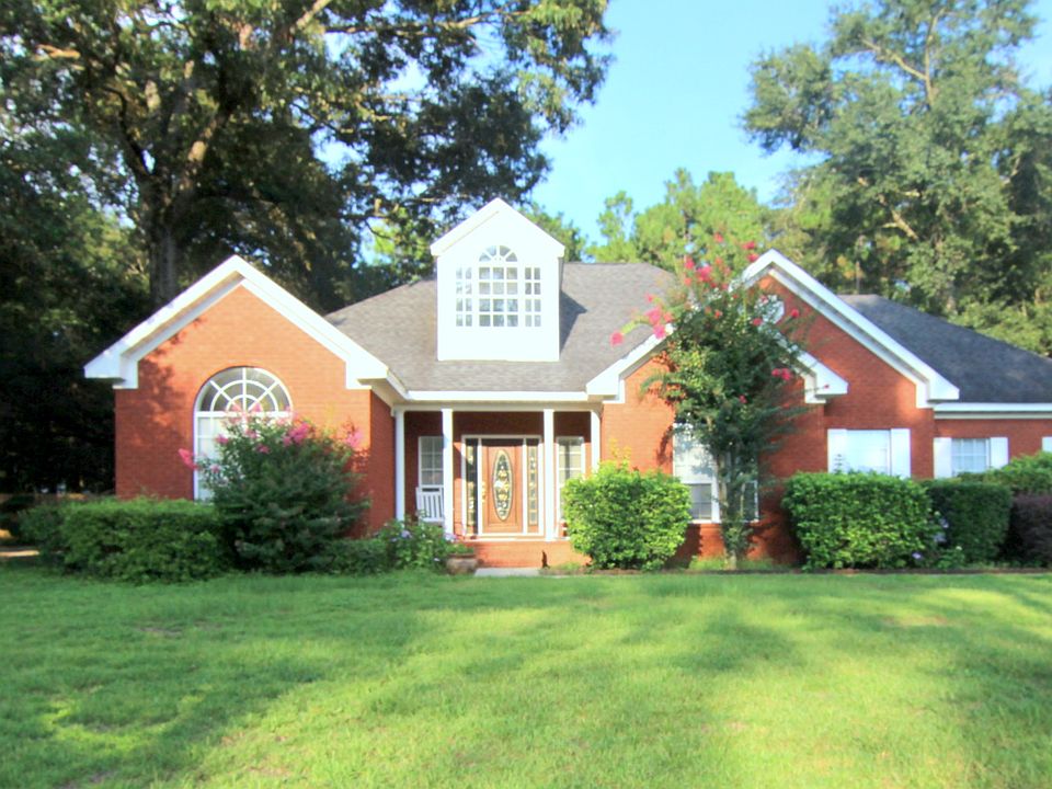 3/2 Home w/pool in Daphne