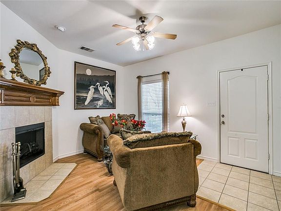 4th image of 2159 Colby Ln