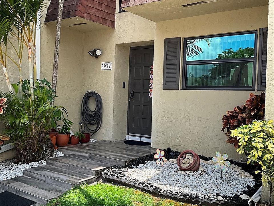 1st image of 8922 Palm Tree Lane #8922
