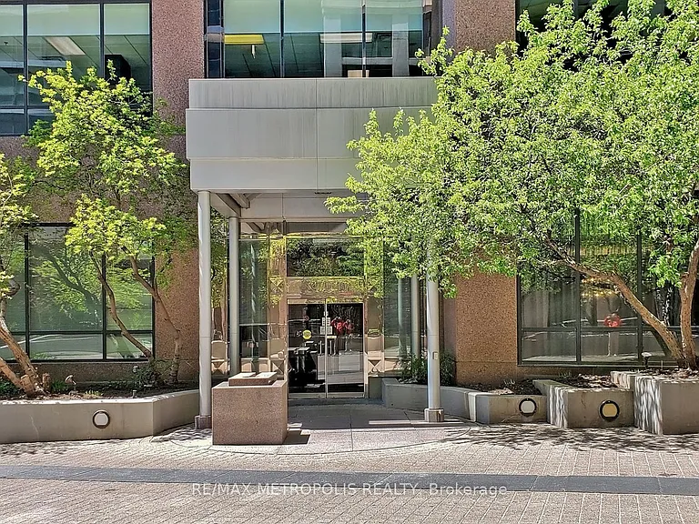 7 Carlton St #1114 — Photo 3