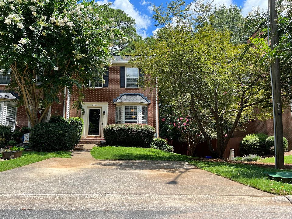 1st image of 2959 Lexington Trace Dr SE