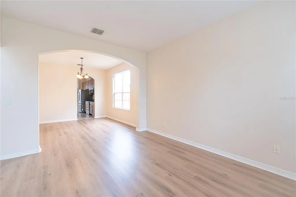 5 bed, 3.0 bath, 3462 sqft, $3,495 — Photo 4
