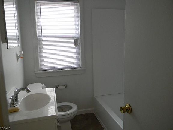 5th image of 15001 Edgewood Ave
