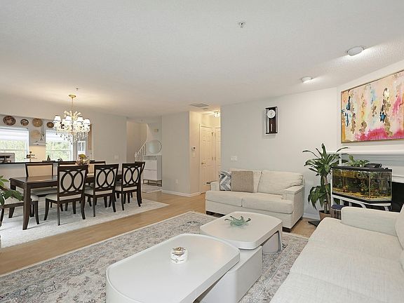 2nd image of 633 Danbury Rd APT 22