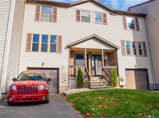 55 Barn Finch Cir UNIT 55, Naugatuck, CT 06770
