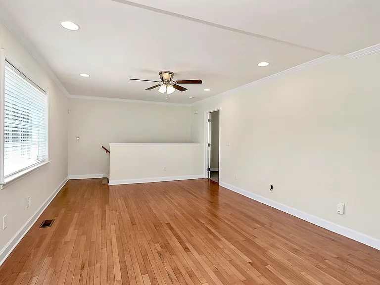 1005 Rainbow Dr — Photo 8