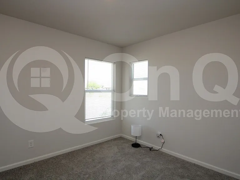3750 N San Carlos Dr — Photo 9