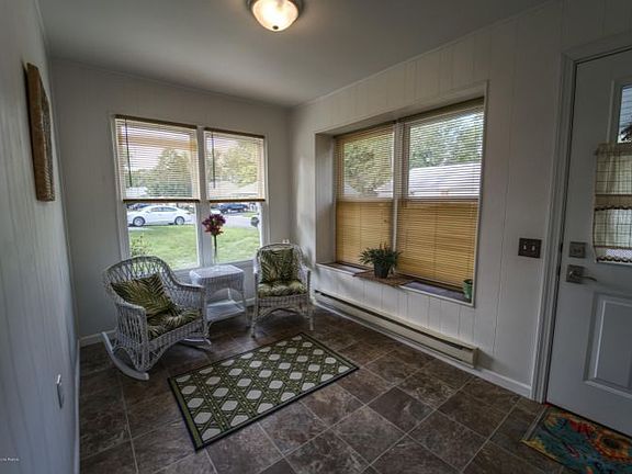 5th image of 20 Homestead Dr