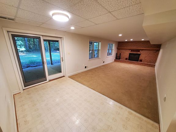 Spacious living room