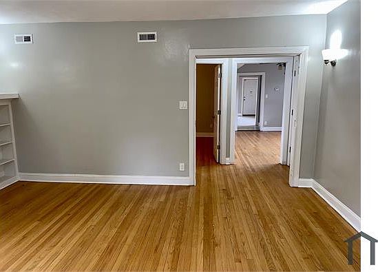 4th image of 7822 S Kingston Ave #2