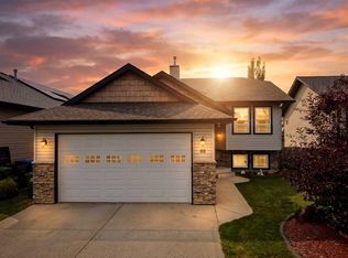 88 N Valentine Cres, Red Deer, AB T4R0E8