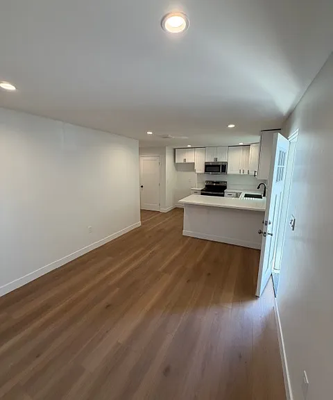 119 W Century Blvd #1/2 — Photo 3