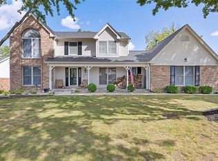 2022 Autumn Wood Dr, Saint Charles, MO 63303