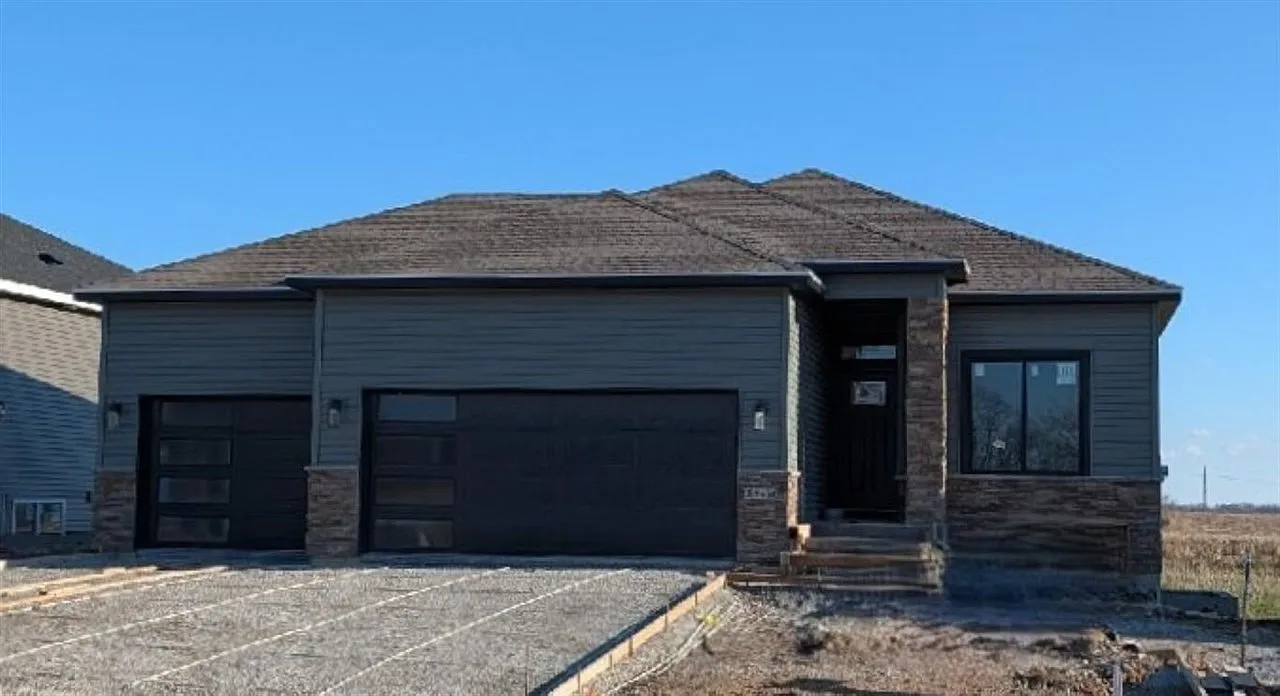 3064 Ridgeview Cir photo 1