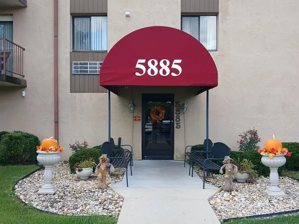 5885 Beechcroft Rd APT 103, Columbus, OH 43229