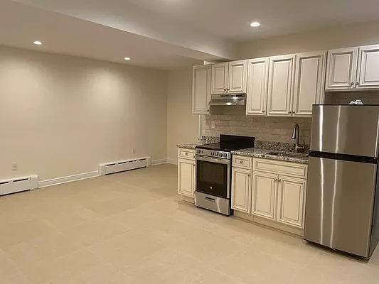 Rented by Signature Spaces NYC Corp | media 8