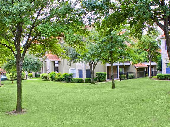Madison at Scofield Farms is centrally located in Austin, TX