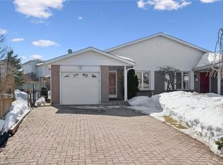 603 Royal Beech Dr #A, Waterloo, ON N2T 2K3