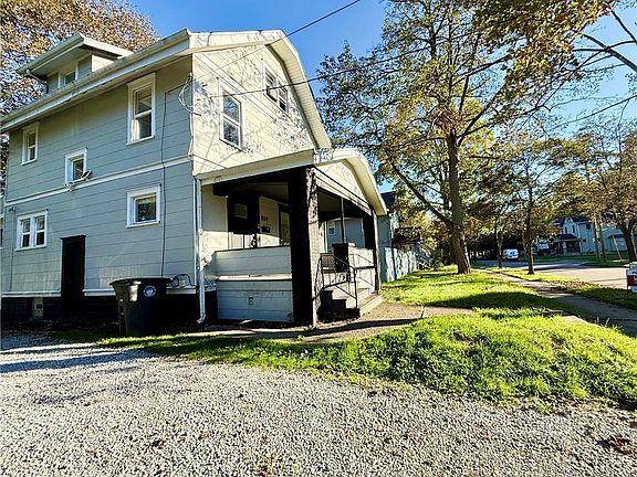 2nd image of 869 Berwin St