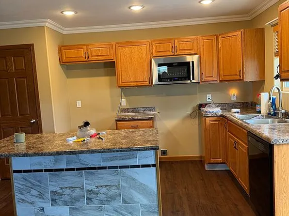 410 8th St NW, Watertown, SD 57201