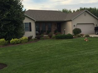 277 Clearview Rd, El Paso, IL 61738