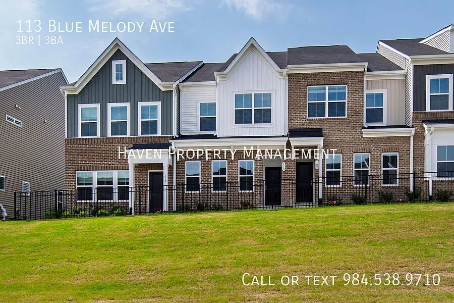 Charming 3-Bedroom Townhome in Renaissance at White Oak! — Photo 1