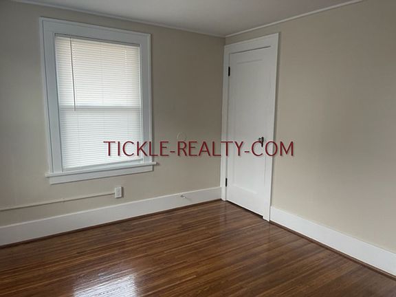 5th image of 253-255 Rocket St #253