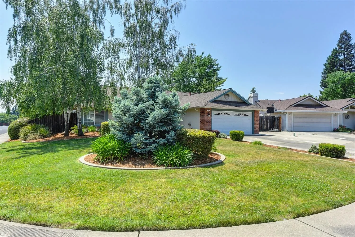 100 Soliday Ct photo 1