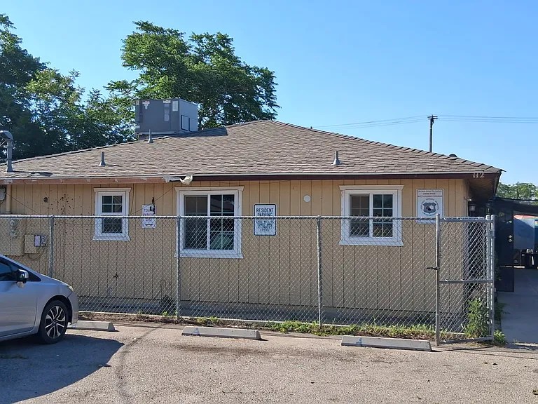 110 E 2nd St #2 — Photo 11