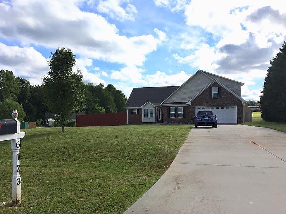 2nd image of 6123 Southwind Dr