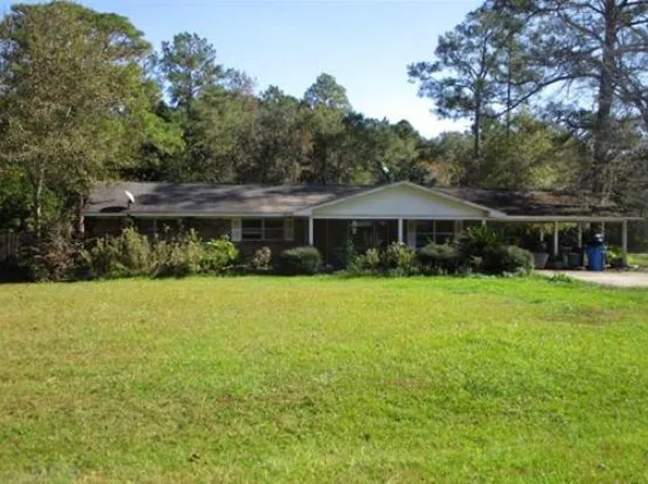 13341 Center Ave, Bayou La Batre, AL 36509
