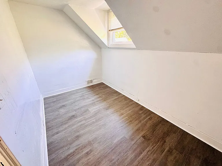 924 Ansel Rd — Photo 26