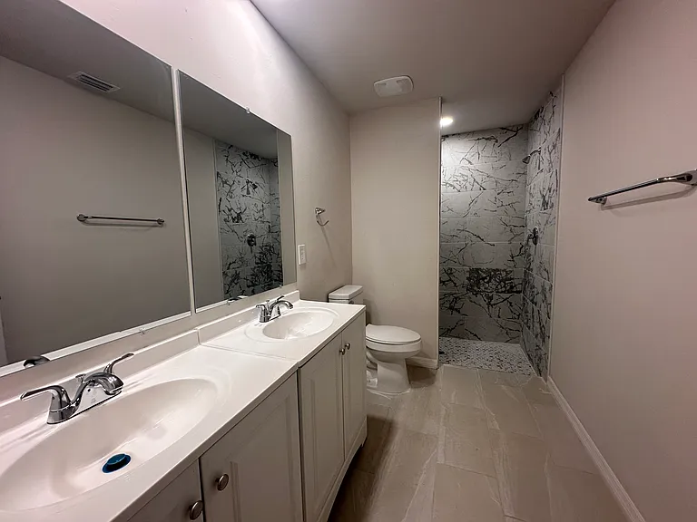 1415 NE 8th Pl — Photo 13