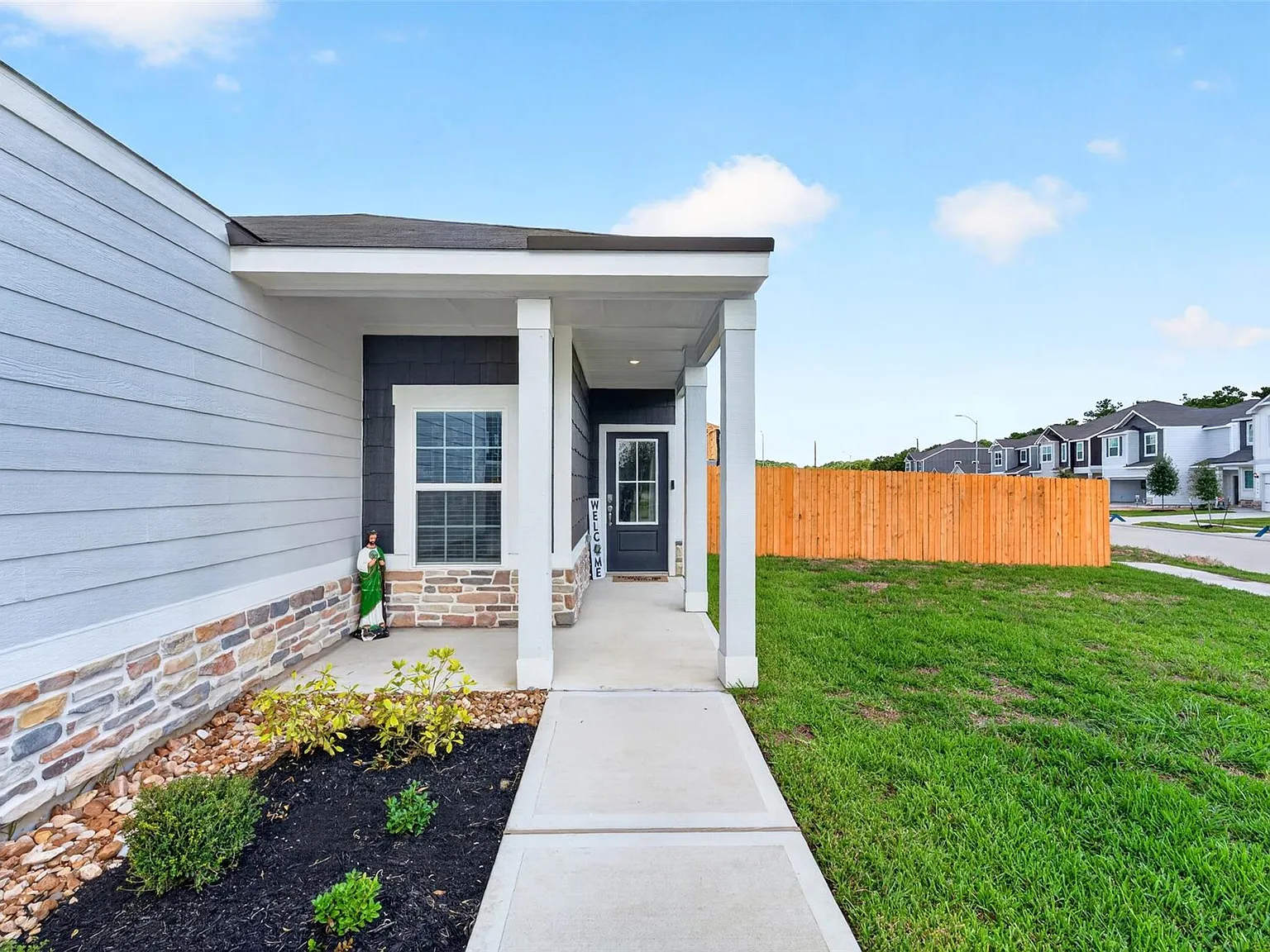 4 bed, 2.0 bath, 1506 sqft, $2,500 — Photo 3