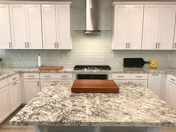 4th image of 2048 Lanesborough St